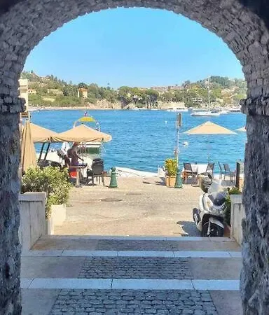 La Terrasse *